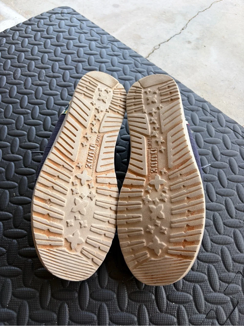 Casual Women’s Slip-On Shoes in Navy with Patterned Heel